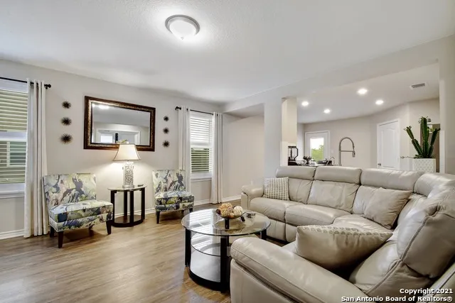 7231 Dulce Meadow San Antonio, TX 78252