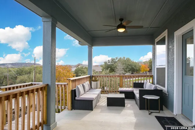 25302 Donahue Dr San Antonio, TX 78255