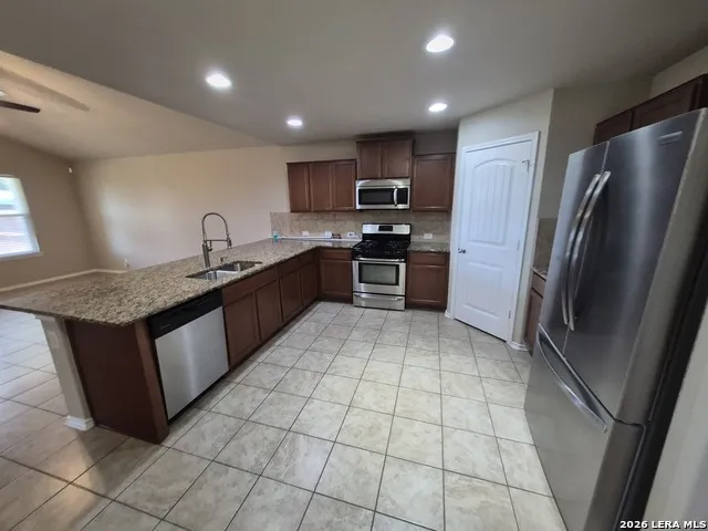 10213 Metz Valley Schertz, TX 78154