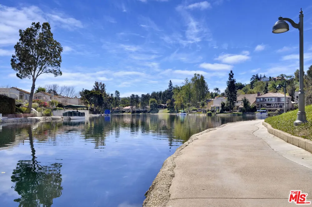 4706 Park Granada #185 Calabasas, CA 91302