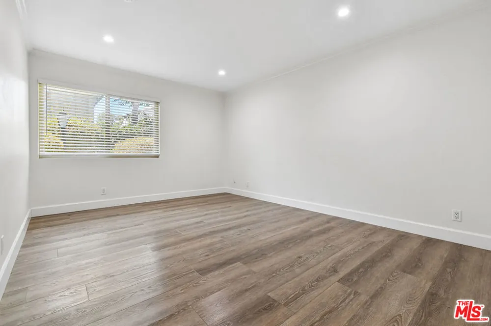 4706 Park Granada #185 Calabasas, CA 91302