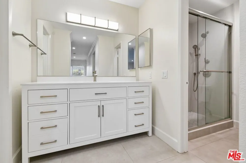 4706 Park Granada #185 Calabasas, CA 91302