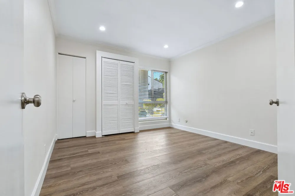 4706 Park Granada #185 Calabasas, CA 91302