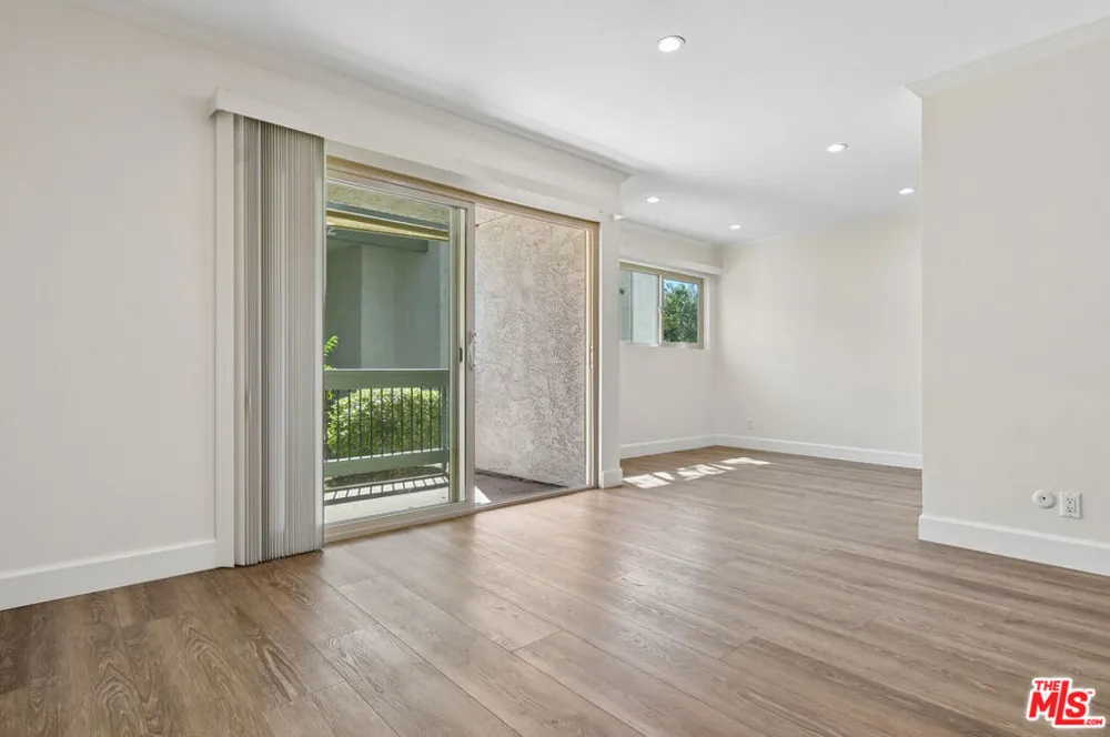 4706 Park Granada #185 Calabasas, CA 91302