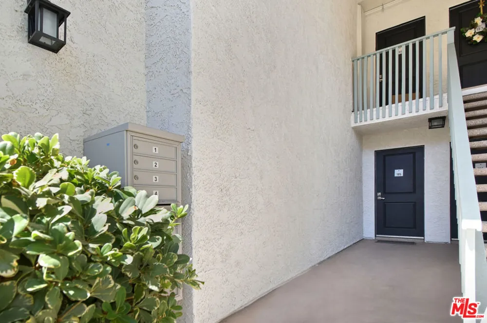 4706 Park Granada #185 Calabasas, CA 91302