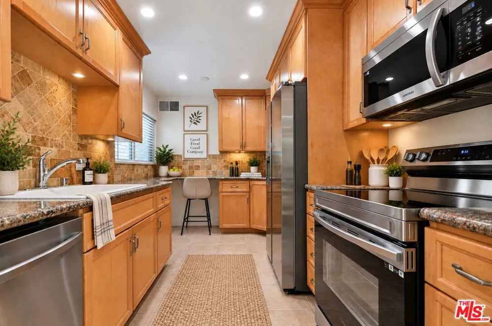 4706 Park Granada #185 Calabasas, CA 91302