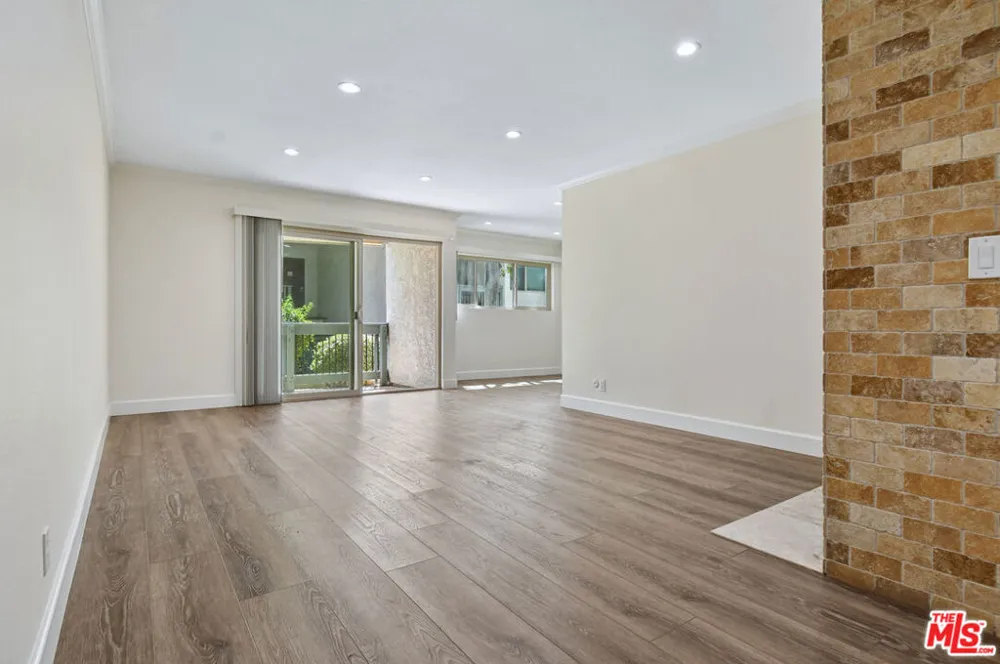 4706 Park Granada #185 Calabasas, CA 91302
