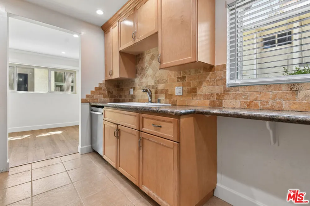 4706 Park Granada #185 Calabasas, CA 91302
