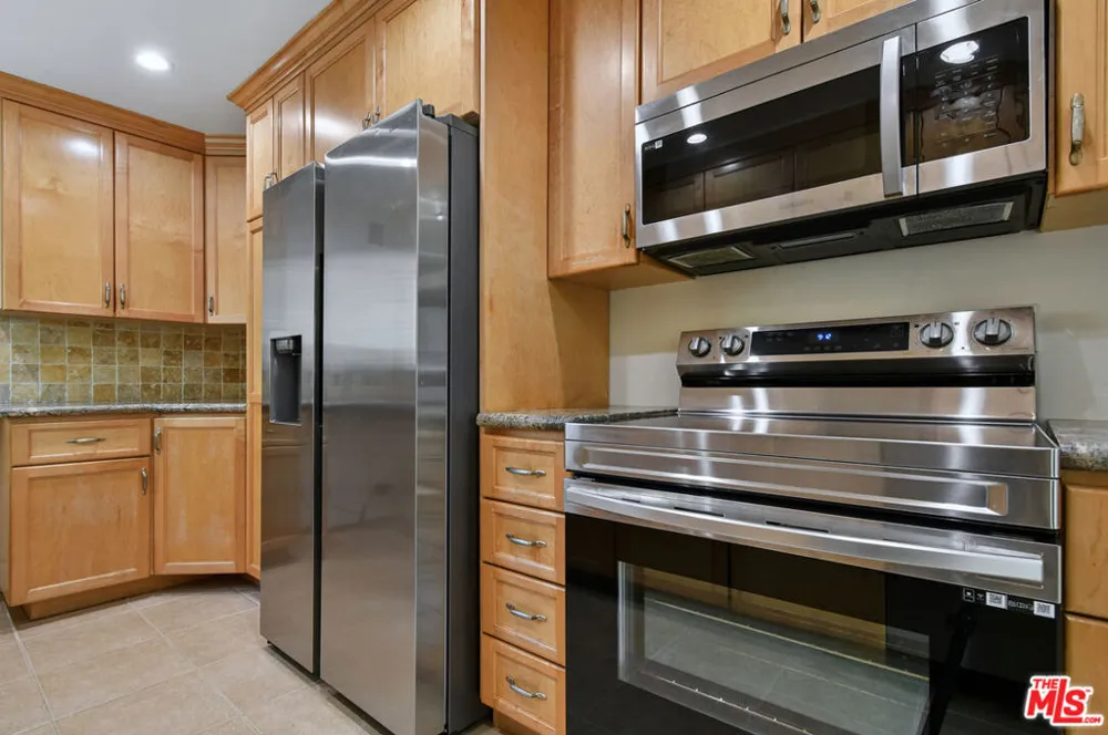 4706 Park Granada #185 Calabasas, CA 91302
