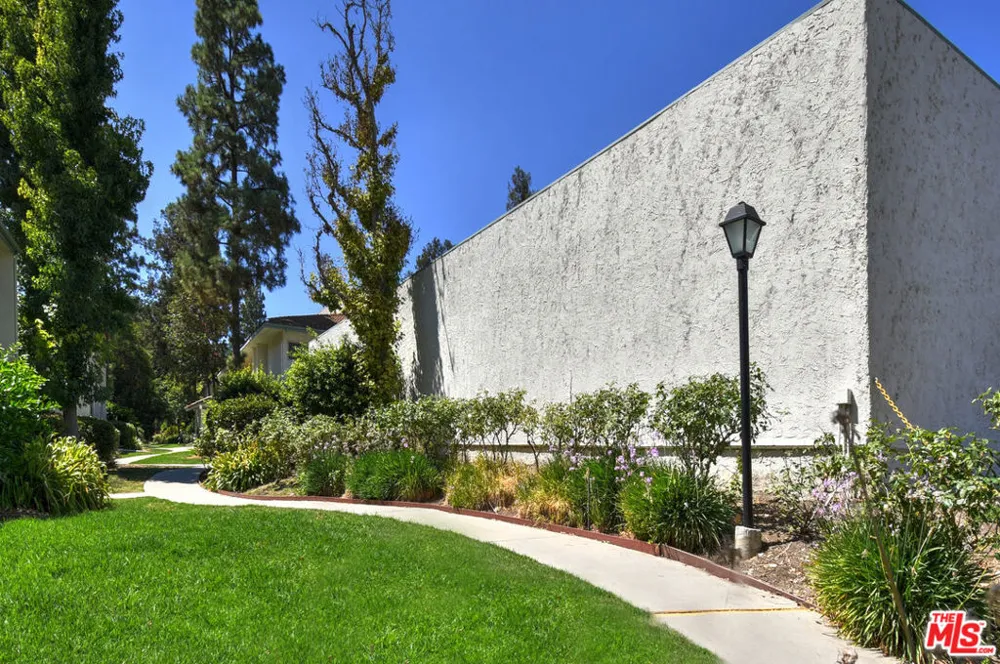 4706 Park Granada #185 Calabasas, CA 91302
