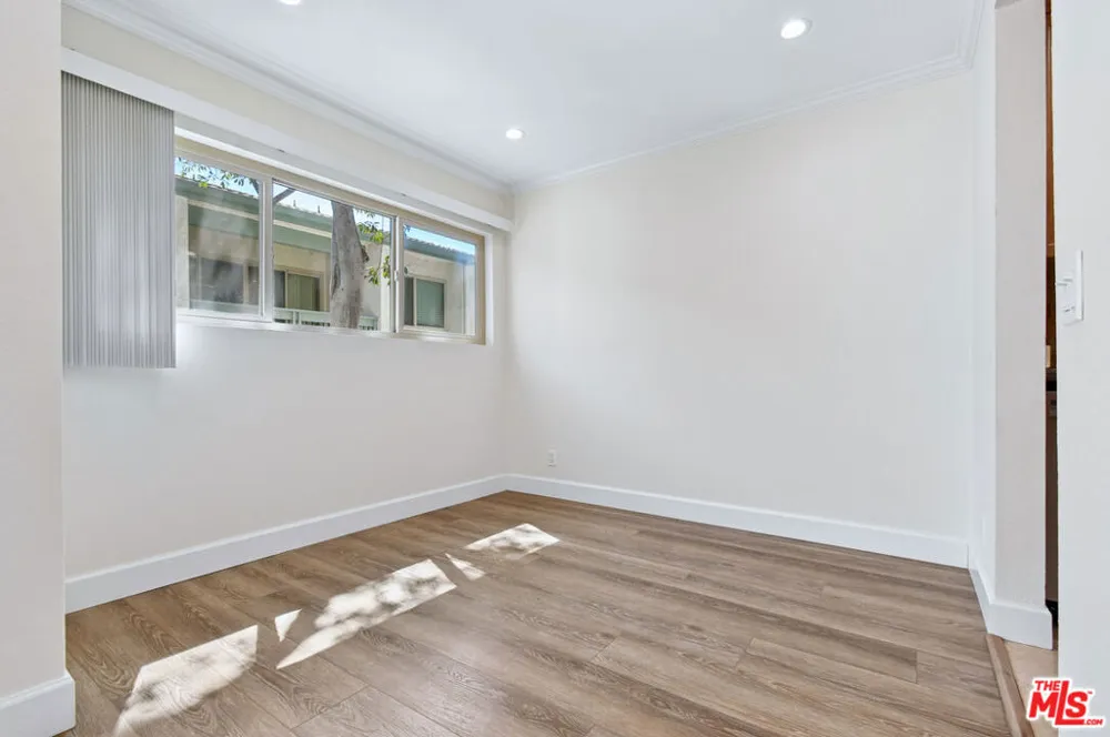 4706 Park Granada #185 Calabasas, CA 91302