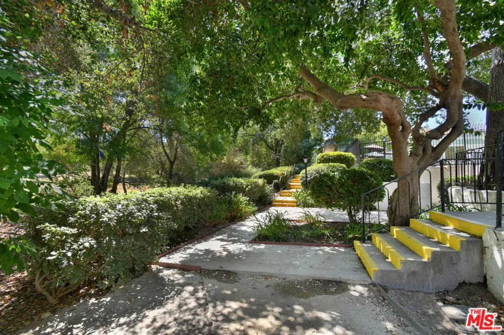 4706 Park Granada #185 Calabasas, CA 91302