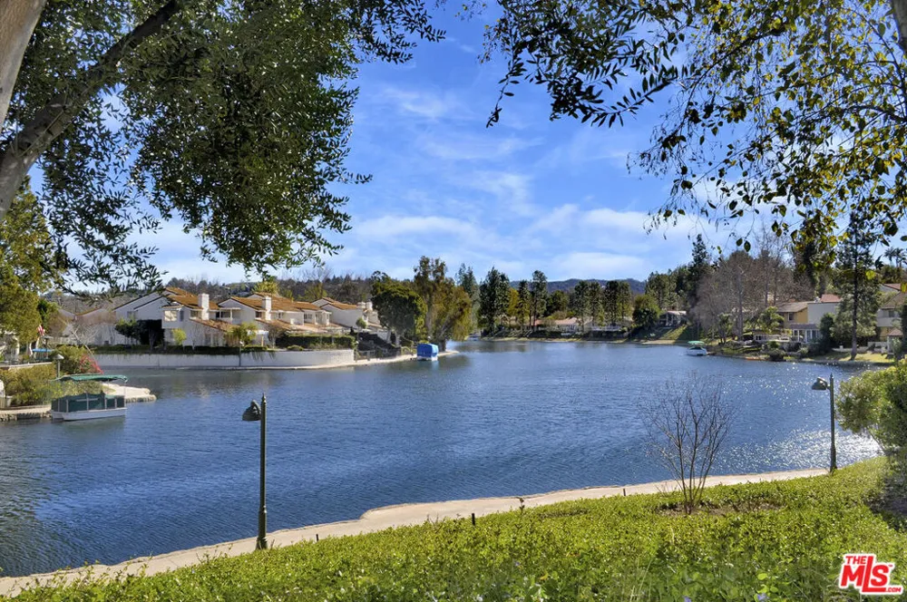 4706 Park Granada #185 Calabasas, CA 91302
