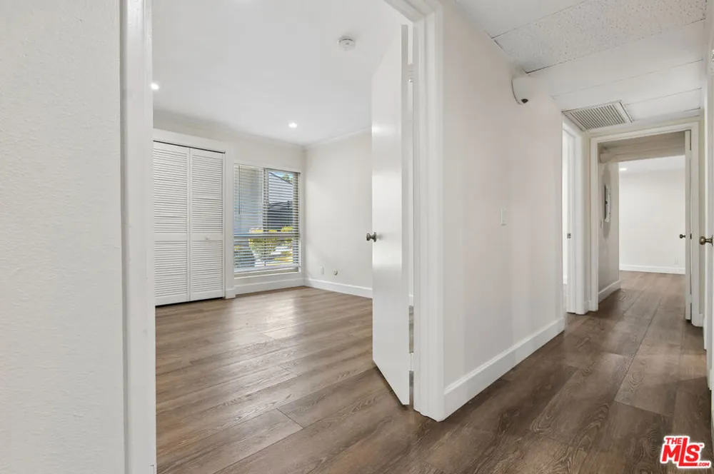 4706 Park Granada #185 Calabasas, CA 91302