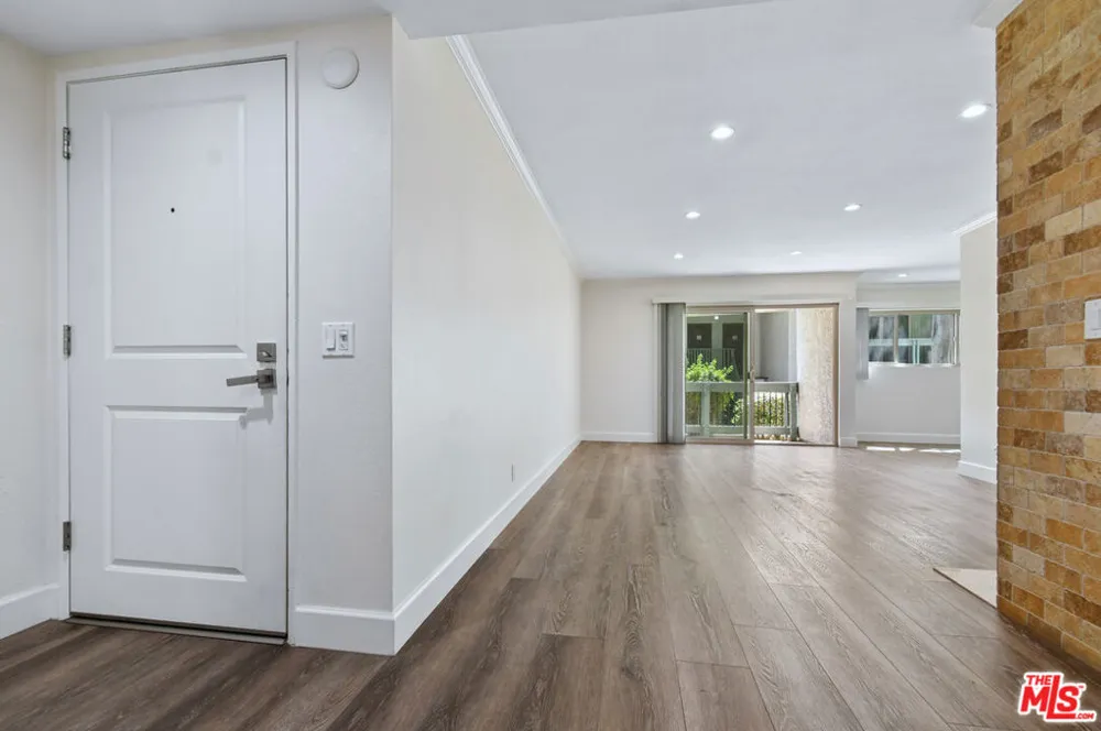 4706 Park Granada #185 Calabasas, CA 91302