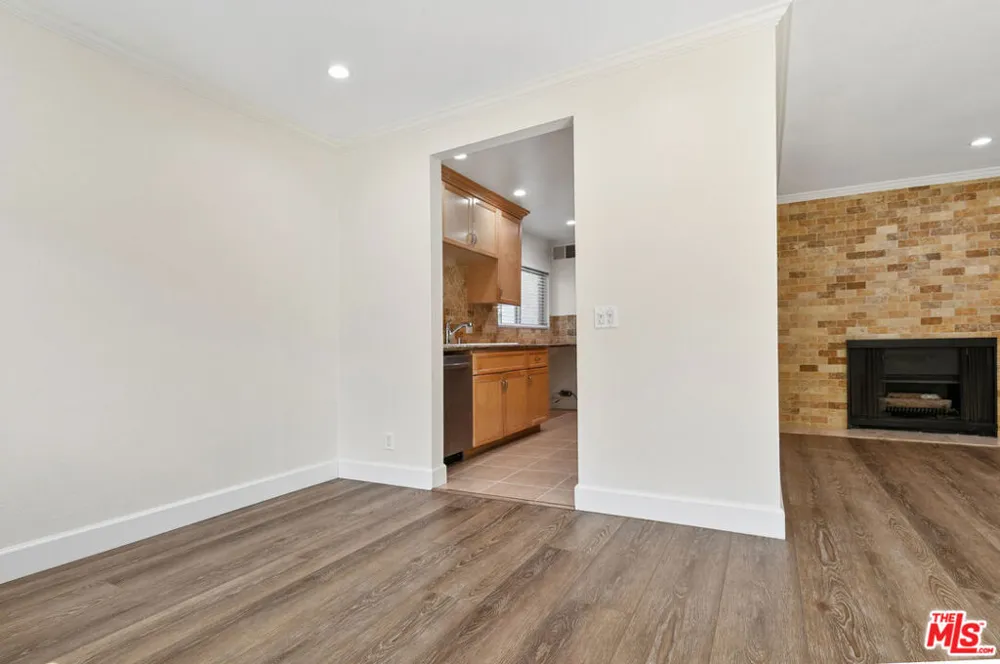 4706 Park Granada #185 Calabasas, CA 91302