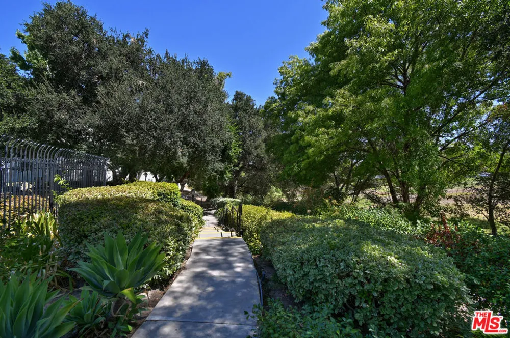 4706 Park Granada #185 Calabasas, CA 91302
