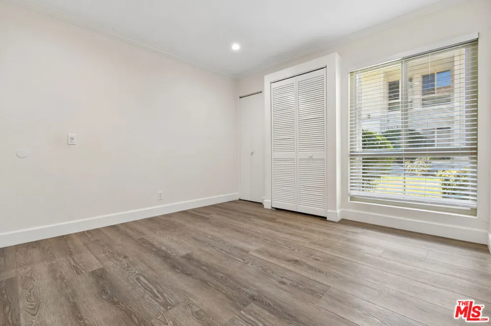 4706 Park Granada #185 Calabasas, CA 91302