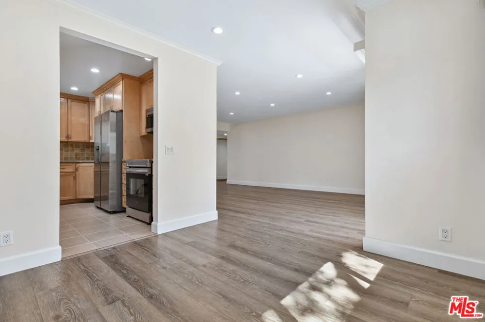 4706 Park Granada #185 Calabasas, CA 91302