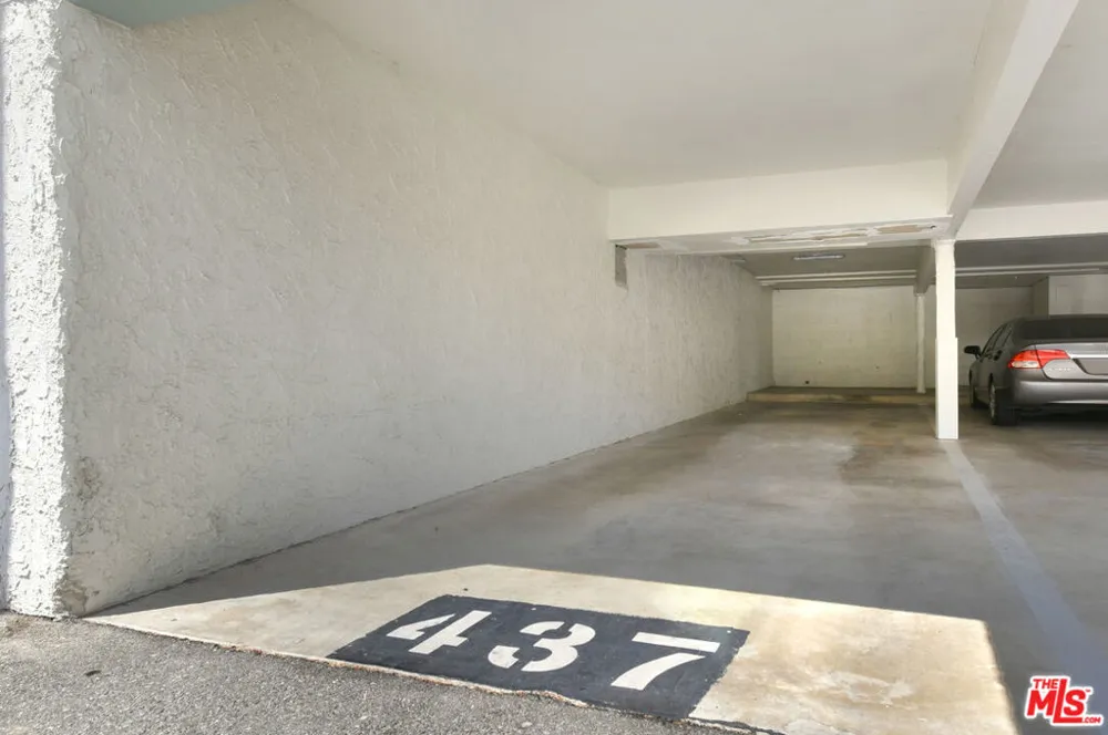 4706 Park Granada #185 Calabasas, CA 91302