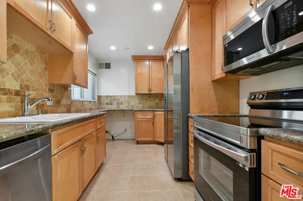 4706 Park Granada #185 Calabasas, CA 91302