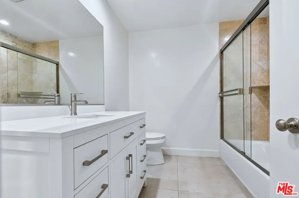 4706 Park Granada #185 Calabasas, CA 91302