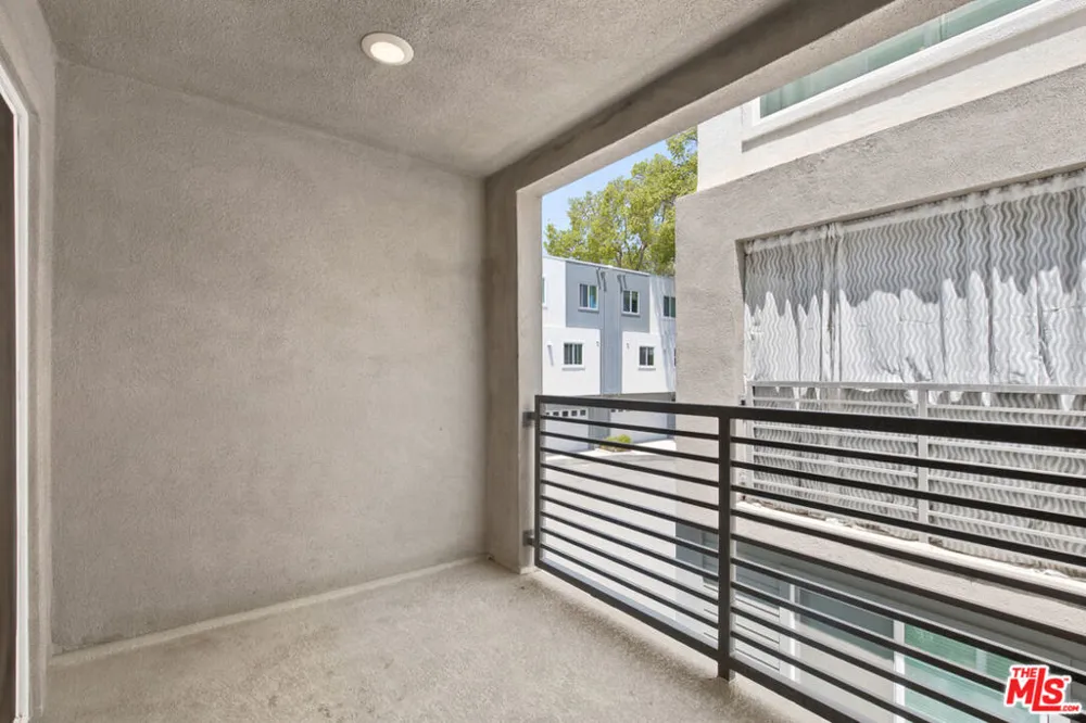 5262 Rainier Way Valley Village, CA 91607