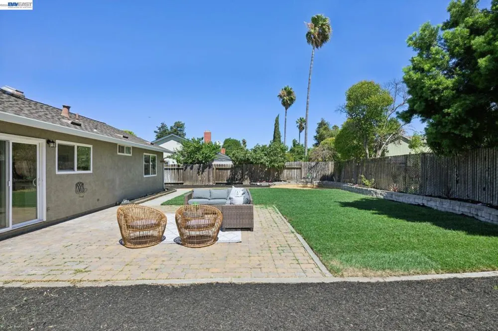1665 Honeysuckle Rd Livermore, CA 94551