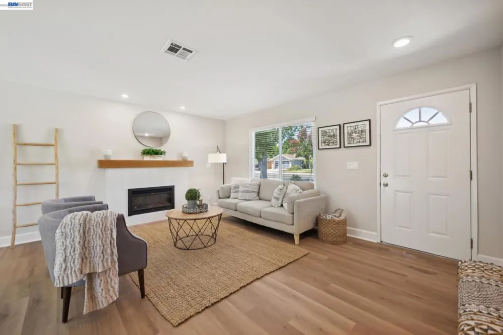 1665 Honeysuckle Rd Livermore, CA 94551