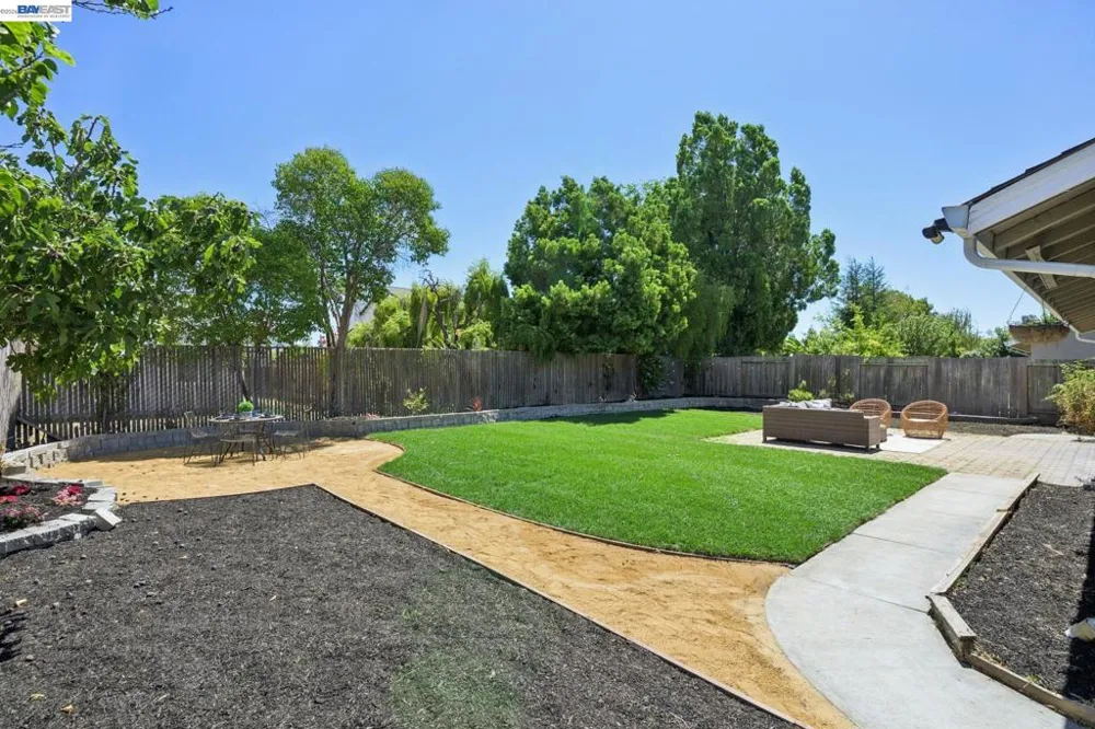 1665 Honeysuckle Rd Livermore, CA 94551