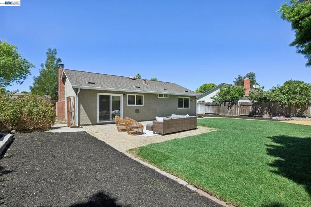 1665 Honeysuckle Rd Livermore, CA 94551