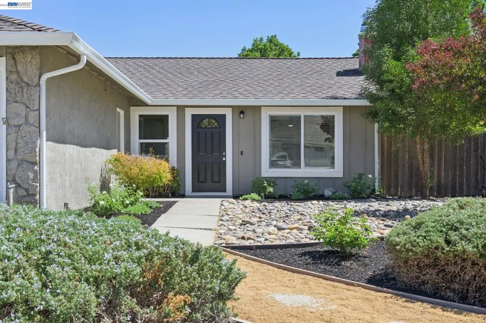 1665 Honeysuckle Rd Livermore, CA 94551