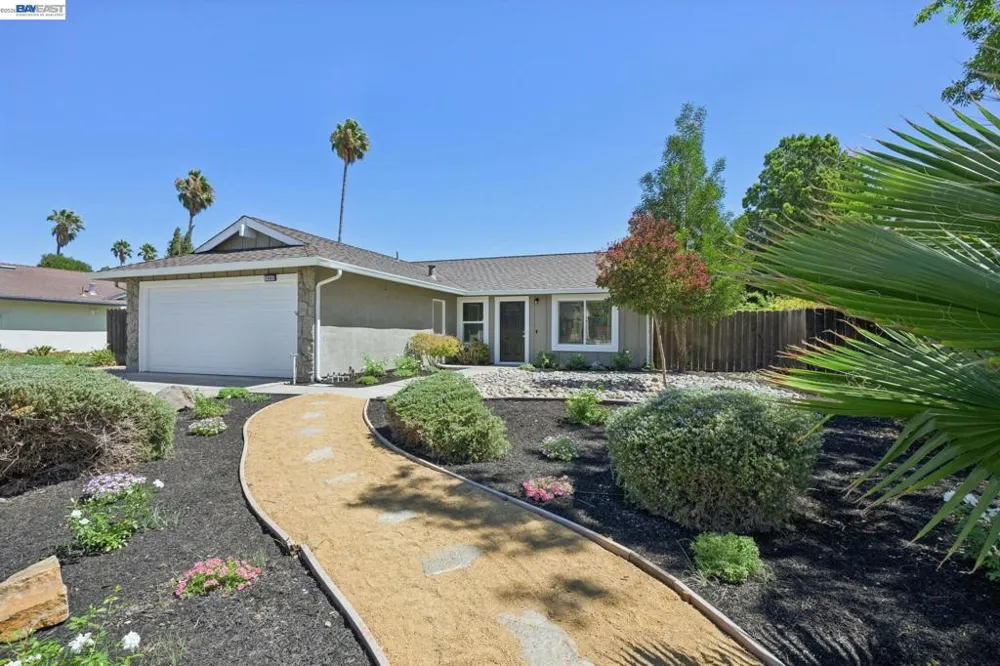 1665 Honeysuckle Rd Livermore, CA 94551