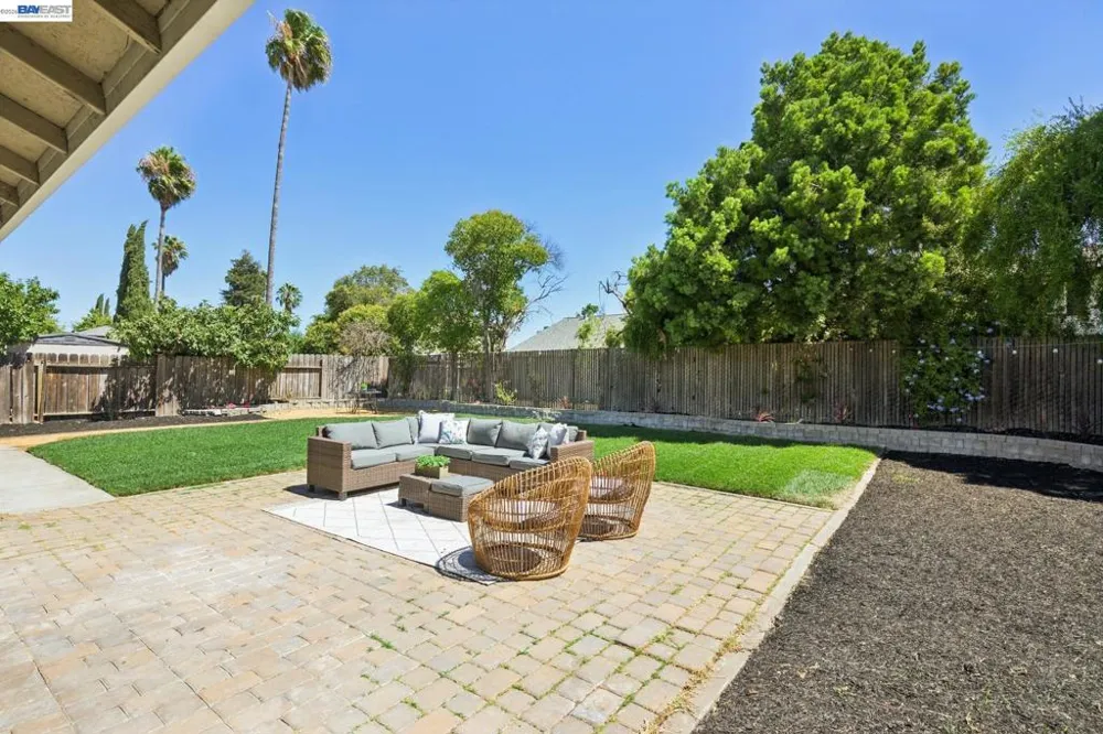 1665 Honeysuckle Rd Livermore, CA 94551