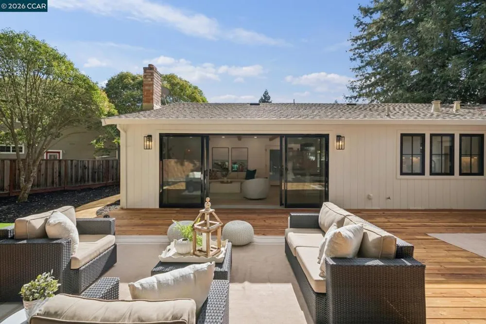1760 Saint Helena Dr Danville, CA 94526