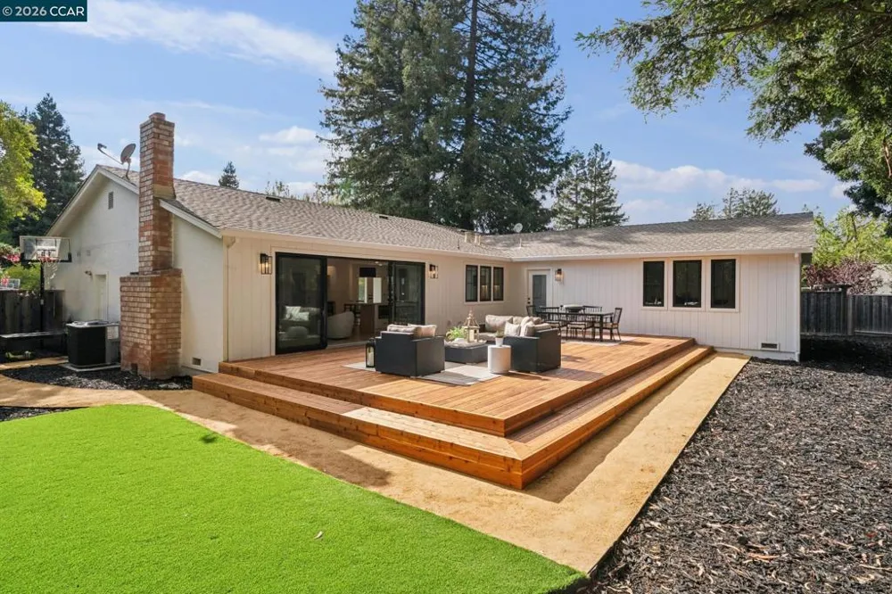 1760 Saint Helena Dr Danville, CA 94526