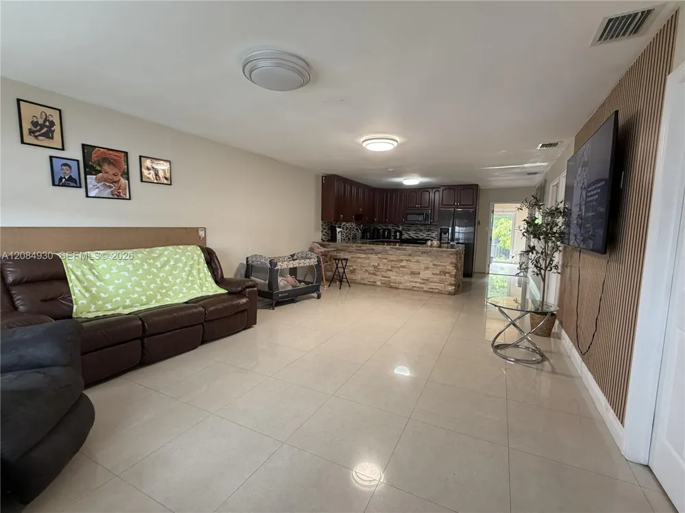 4435 NW 185th St Miami Gardens, FL 33055