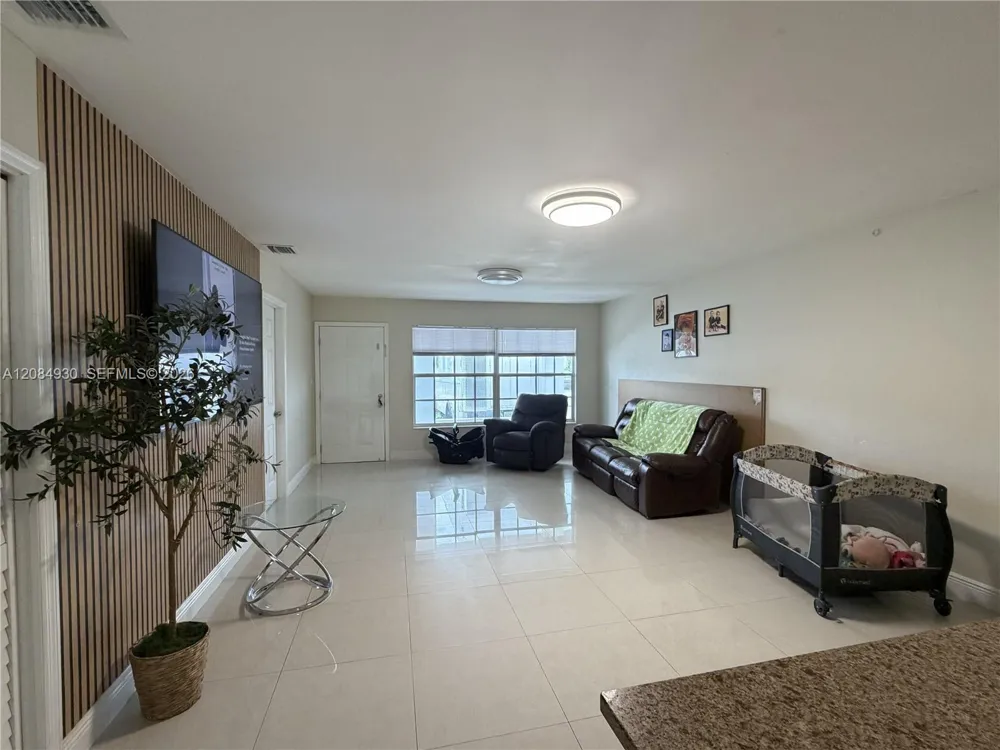 4435 NW 185th St Miami Gardens, FL 33055