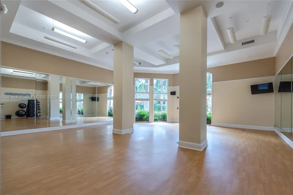 17100 Bay Rd #1414 Sunny Isles Beach, FL 33160