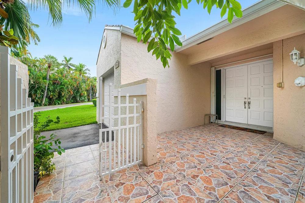 225 Lakeshore Drive Hypoluxo, FL 33462