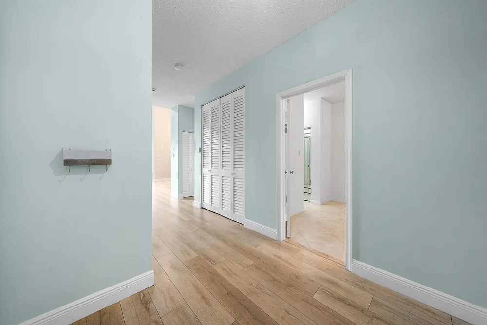 225 Lakeshore Drive Hypoluxo, FL 33462