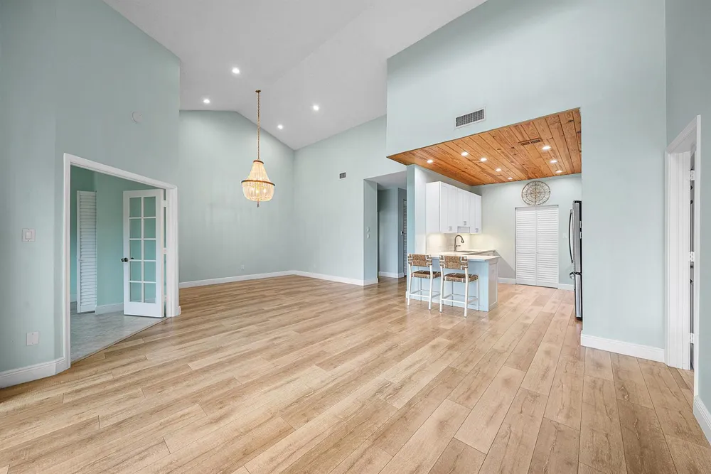 225 Lakeshore Drive Hypoluxo, FL 33462