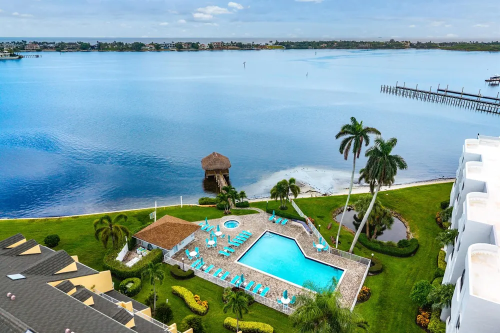 225 Lakeshore Drive Hypoluxo, FL 33462