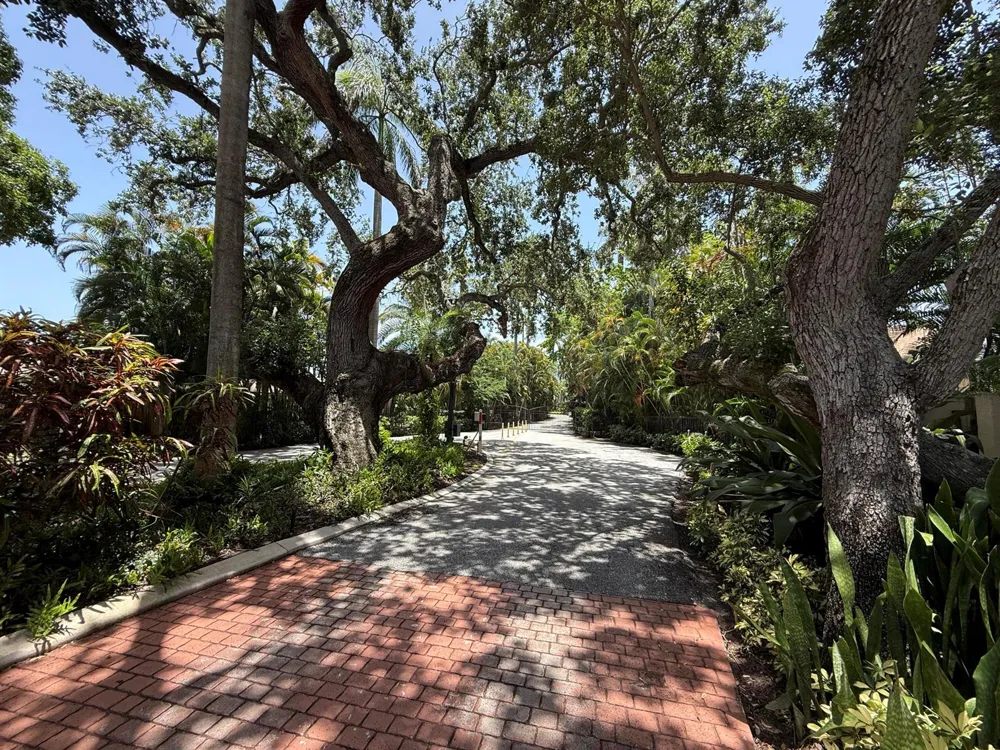225 Lakeshore Drive Hypoluxo, FL 33462