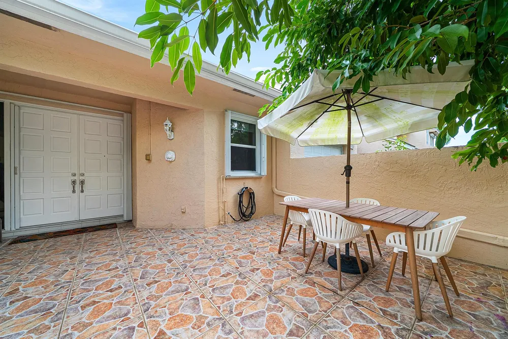 225 Lakeshore Drive Hypoluxo, FL 33462