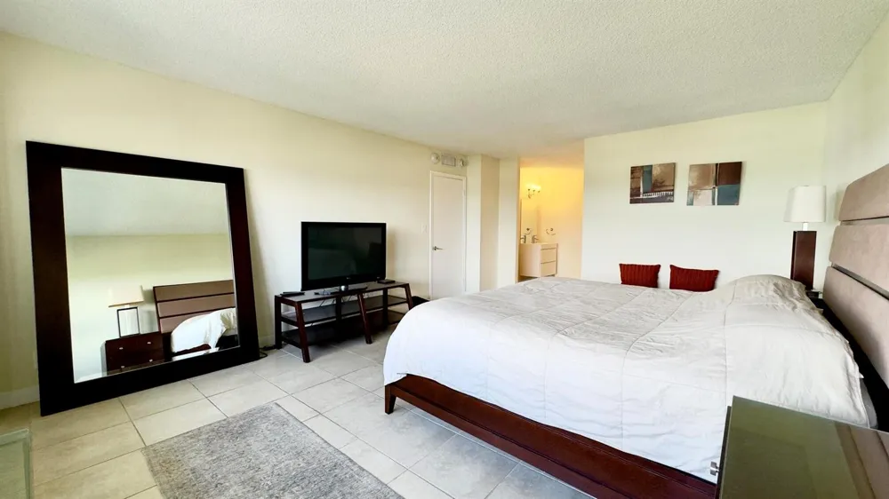 5100 OCEAN BOULEVARD #1012 Lauderdale By The Sea, FL 33308