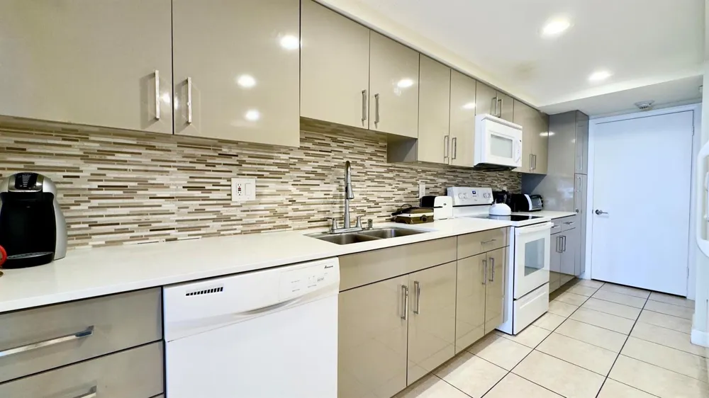 5100 OCEAN BOULEVARD #1012 Lauderdale By The Sea, FL 33308