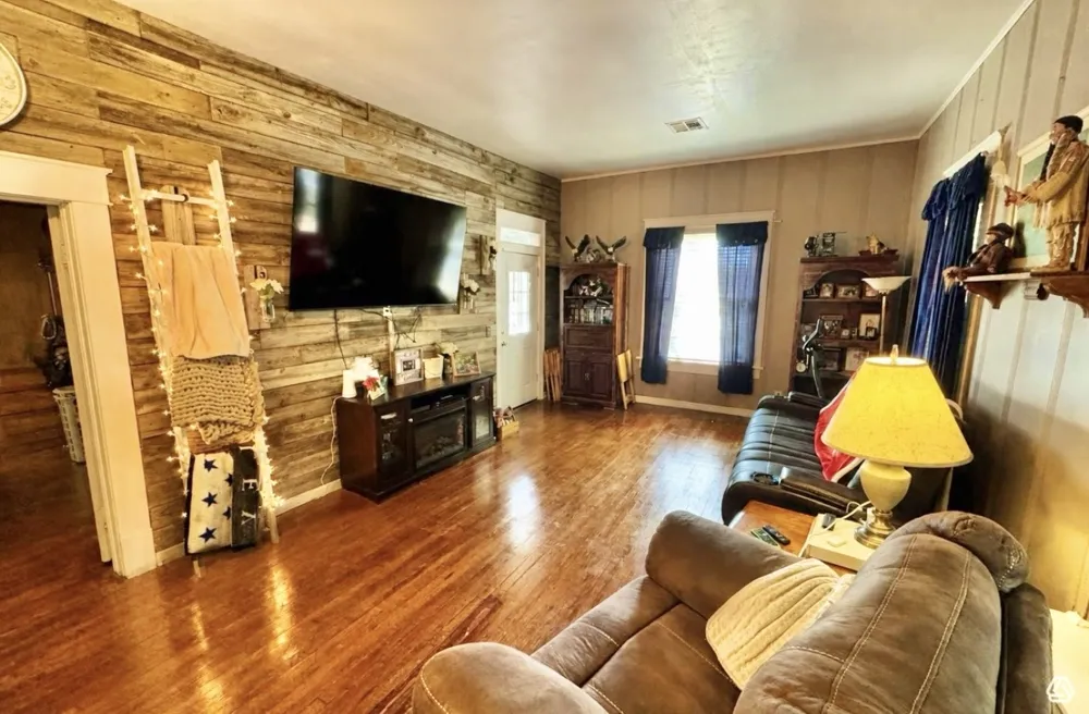 201 NE F Stigler, OK 74462