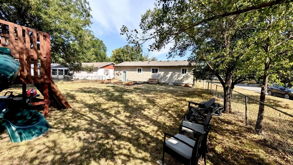 617 E Fort Worth Place Broken Arrow, OK 74012