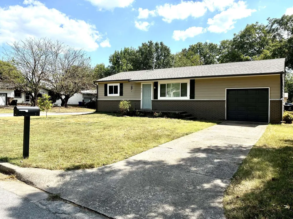 617 E Fort Worth Place Broken Arrow, OK 74012